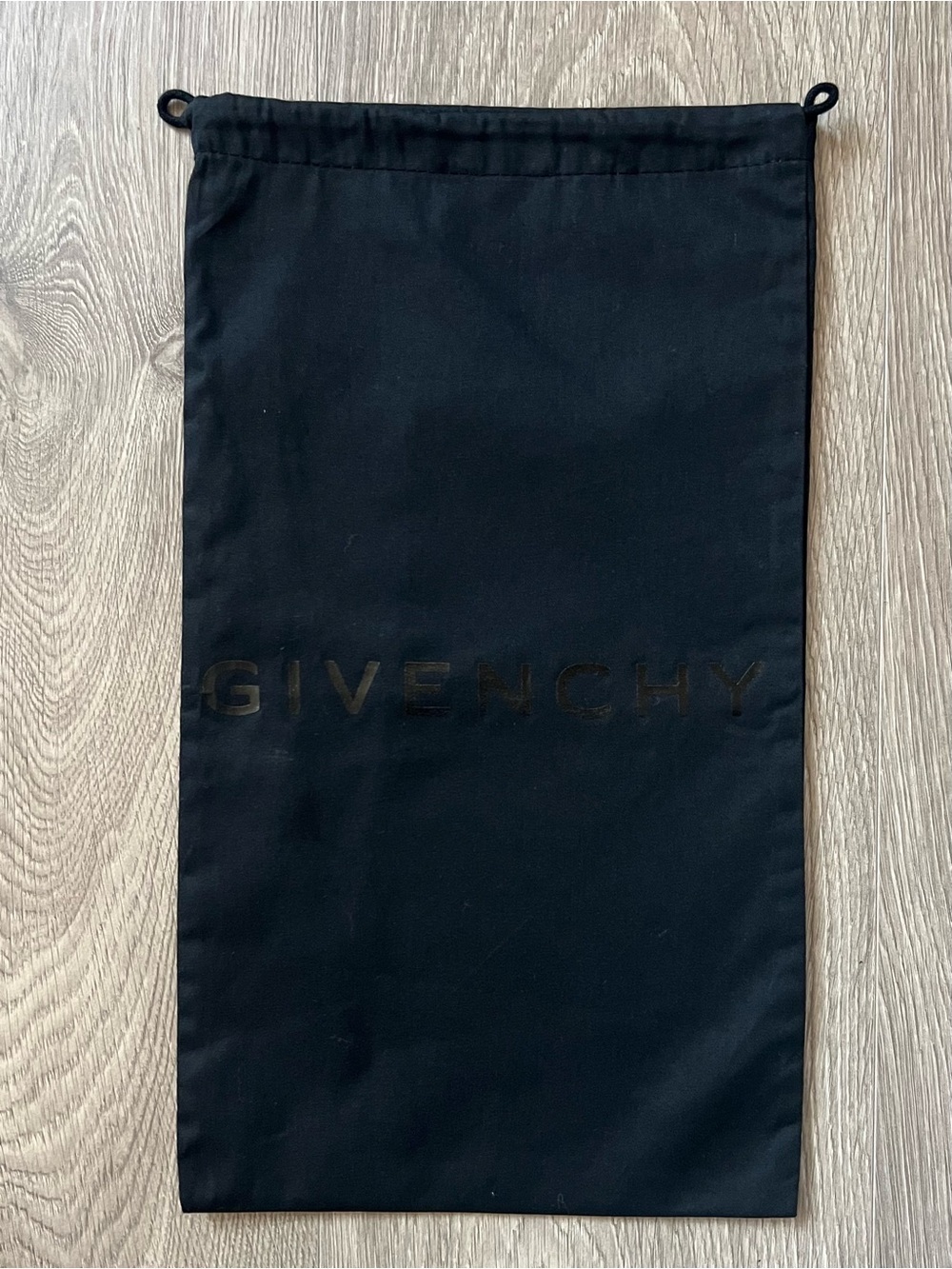 Givenchy dust bag (C170)